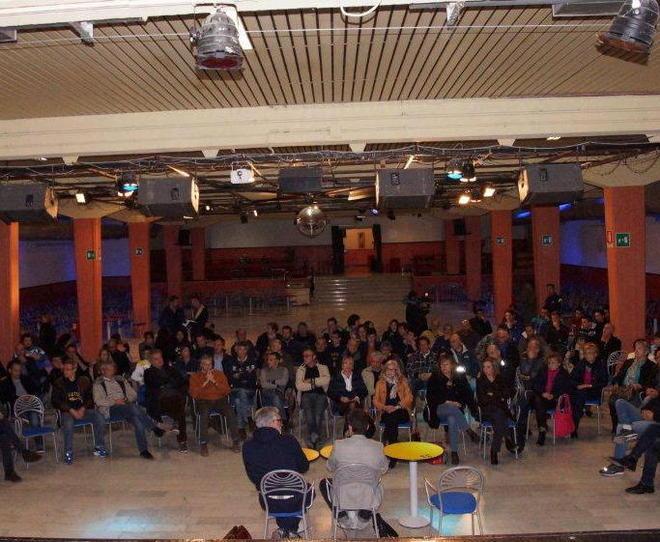 Un coro di “no” Biffoni: «Toccafondi esca allo scoperto»