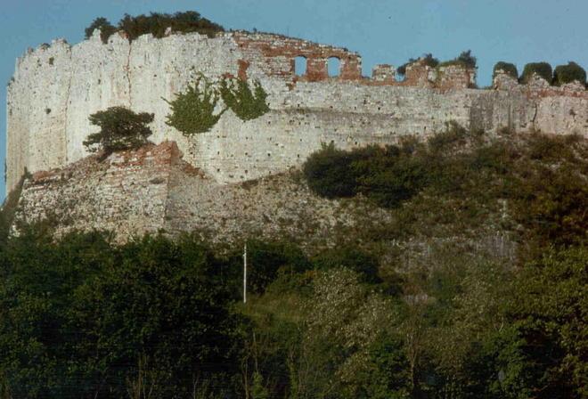 Rocca di Ripafratta Il rischio crollo si aggrava ancora 