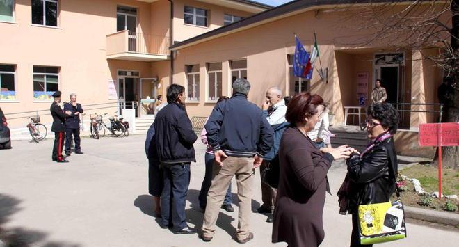 Il quartiere si ribella «Sciogliamo il Comitato» 