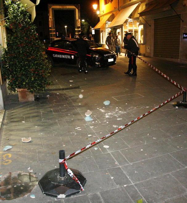Accoltellato in via di Mezzo dopo una lite 