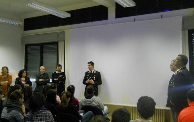 Guida sicura, incontro nelle scuole 
