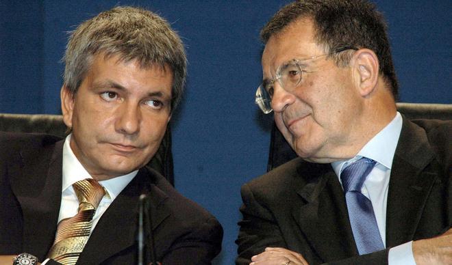 Renzi boccia Marini e Finocchiaro 