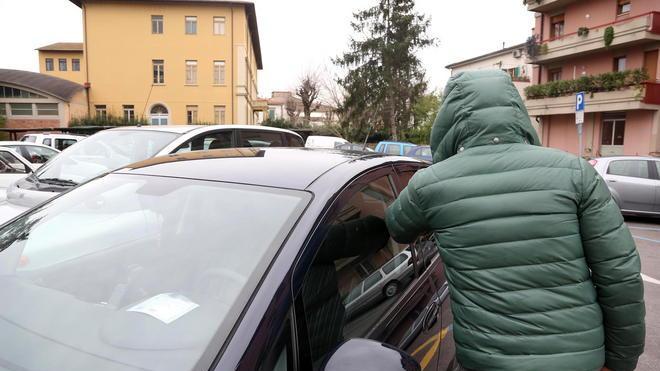 Ancora furti nelle auto a Certaldo