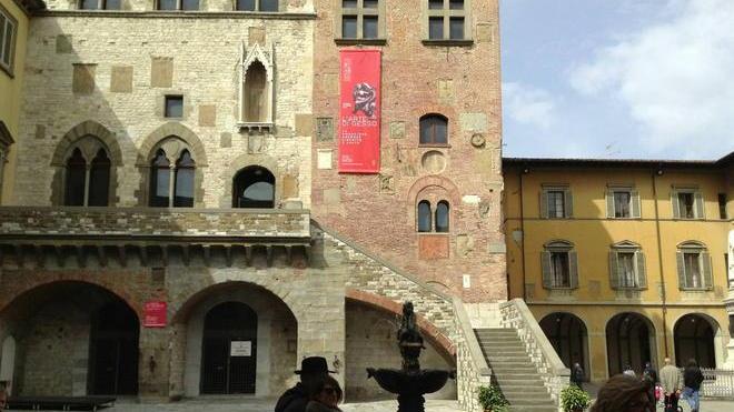 Alp lancia la sfida all'assessore Anna Beltrame: «Andiamo tutti a bivaccare in centro storico»