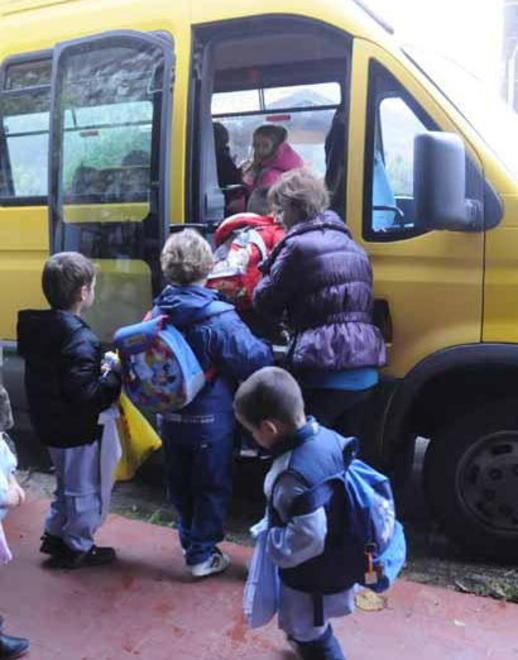 Scuolabus negato, i nostri lettori aiutano i bambini 