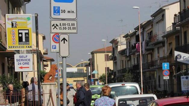 Chiesanuova, scoppia la protesta per i parcheggi