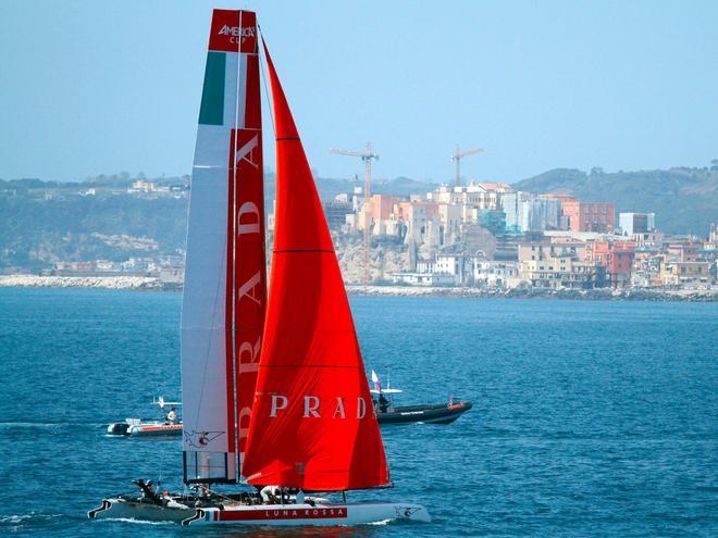 Vai, Luna Rossa prendi l’onda e monta ’n Coppa 