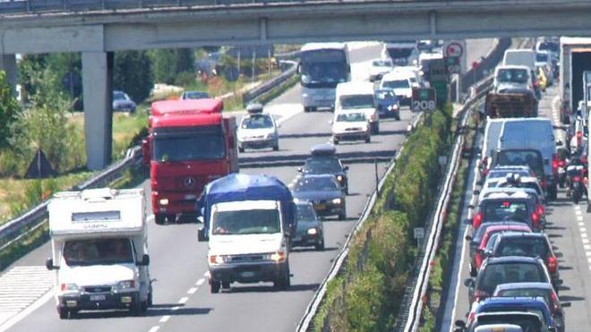 Lavori sull’A11: chiuso per una notte il tratto Lucca-Pisa