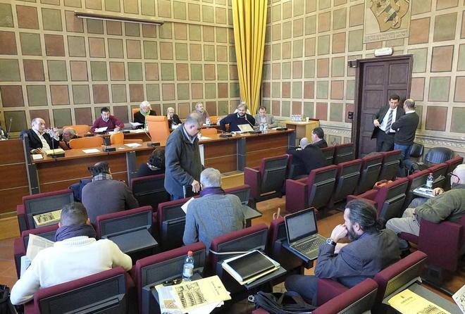 Strada intitolata a Niccolai, la sinistra si divide 