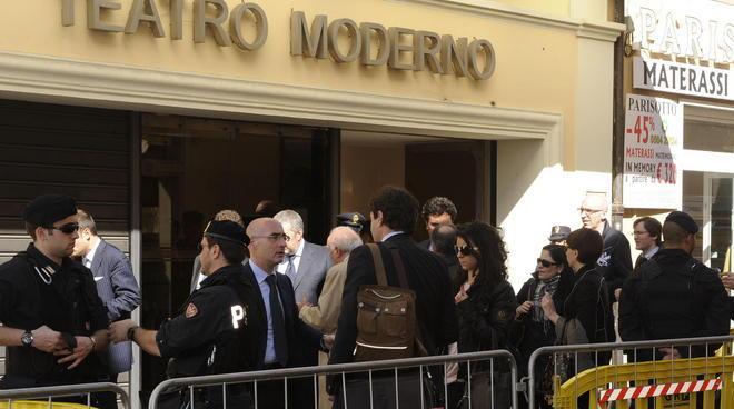 Anche due famiglie pistoiesi contro la Costa Concordia