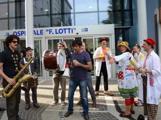 I bambini ballano con Bobo Rondelli 