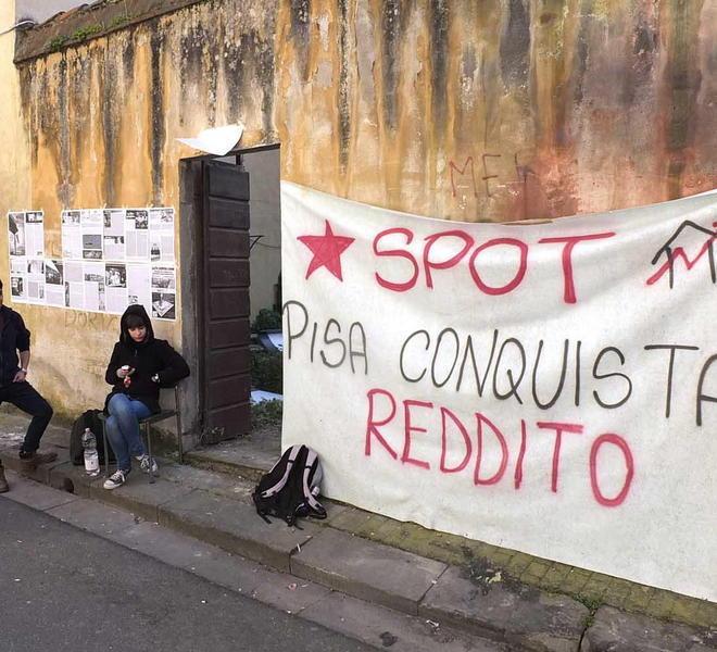 Gli studenti universitari occupano Palazzo Feroci