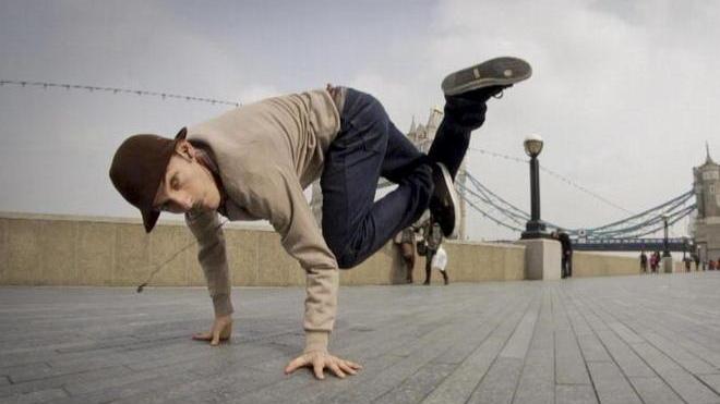 Dal Colle al Big Ben a colpi di breakdance