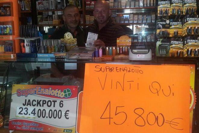 Superenalotto: gioca 5 euro e ne vince oltre 45mila