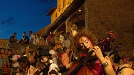 Gara tra associazioni per assicurarsi i posti al festival Mercantia