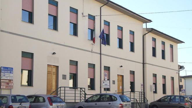 Scuola elementare chiusa per il terremoto a Comeana