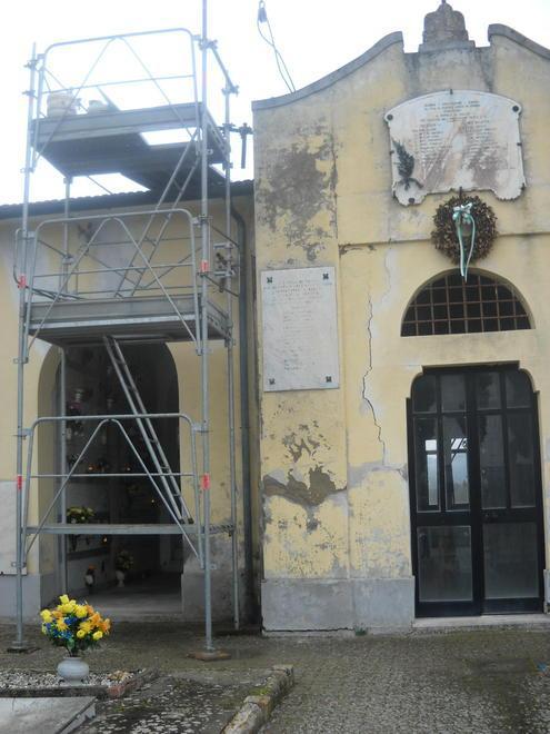 Cimiteri comunali saturi, è emergenza a Volterra 