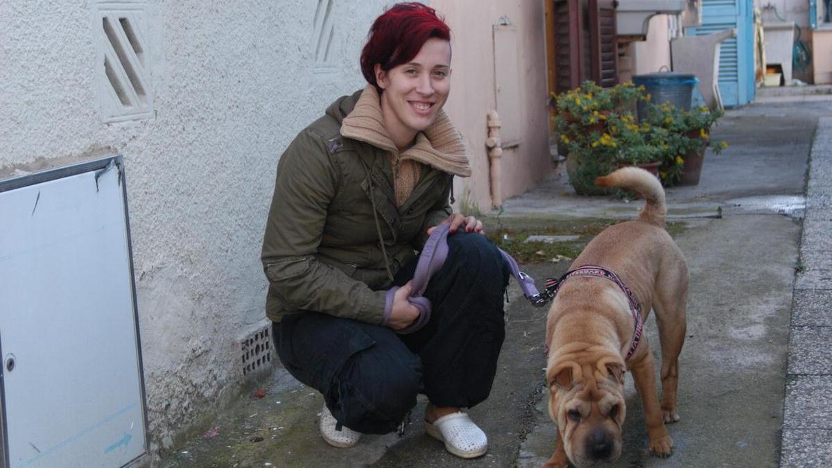 Teresa, cane volante si lancia dalla finestra e mette in fuga i ladri