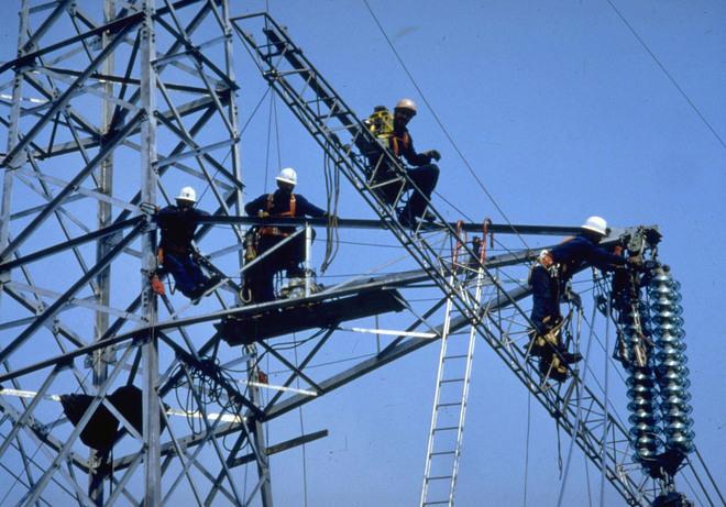 Lavori alla rete elettrica, mancherà la luce dalle 9 alle 16 