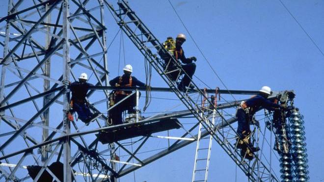 Lavori alla rete elettrica, mancherà la luce dalle 9 alle 16