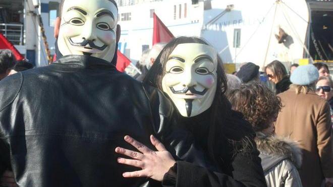 Gli hacker di Anonymous rubano i dati al Comune
