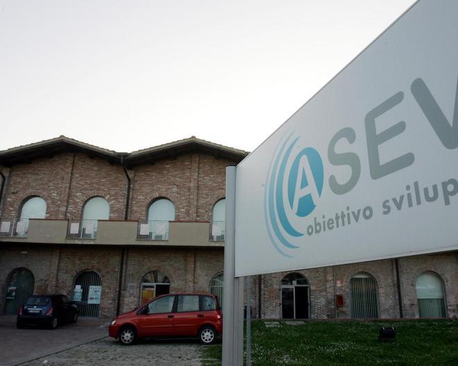 Tetti pubblici colabrodo: piove dentro Asev e scuole di Empoli 