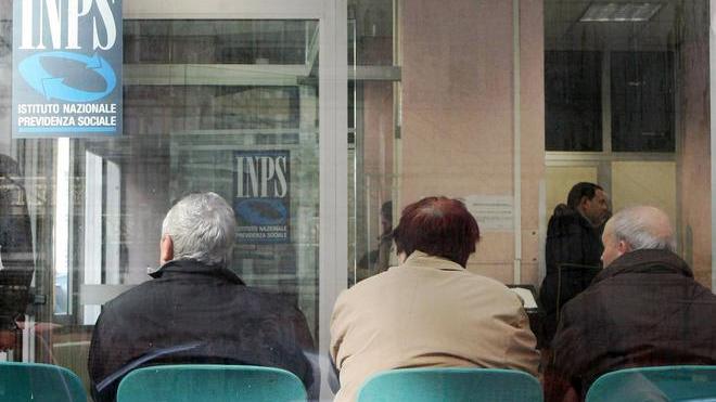 Lettere Inps ai pensionati «Dovete restituire la 14ª»