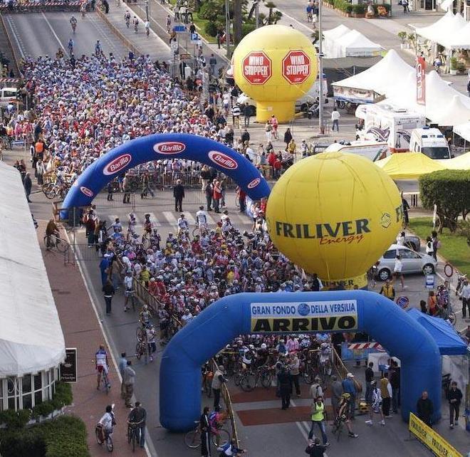 In più di 2mila alla Gran fondo Versilia 