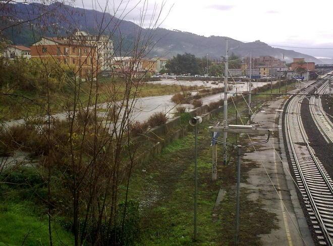 Distretto alla stazione? «È il gioco del cemento»