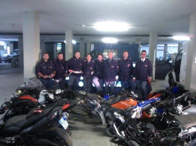 Nel furgone con sette moto rubate 