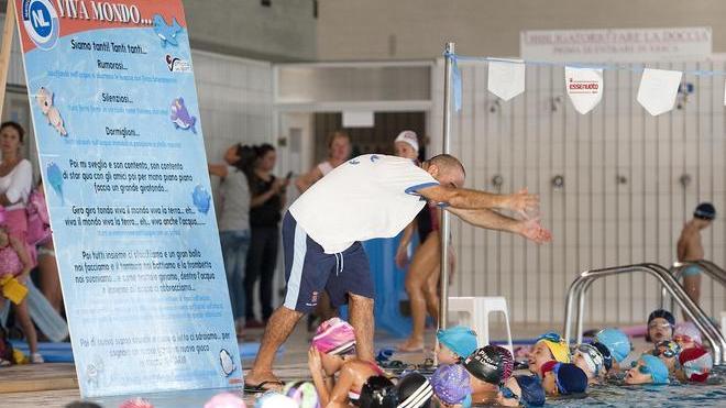 Piscine, esplode la protesta contro caro tariffe e lavori
