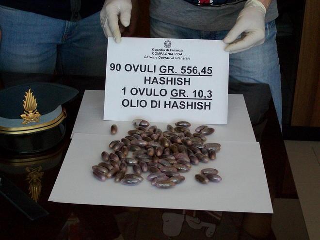 Nascondevano ovuli di droga: arrestati 