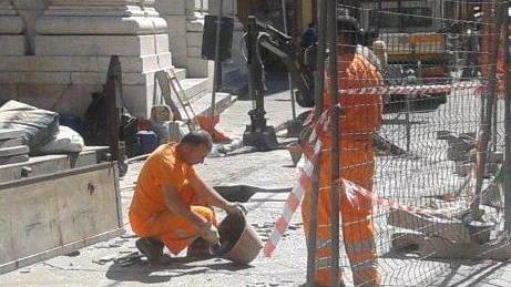 Paletti a scomparsa nell’area pedonale