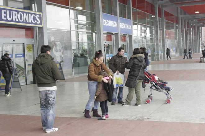Due giovani denunciati per furto di capi di abbigliamento sportivo 