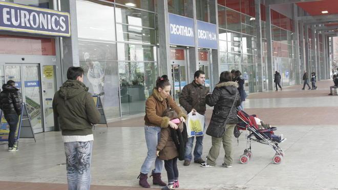 Due giovani denunciati per furto di capi di abbigliamento sportivo