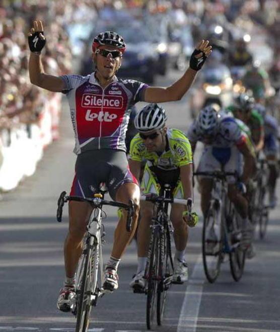 Anche l’iride risplenderà in piazza Cavour 