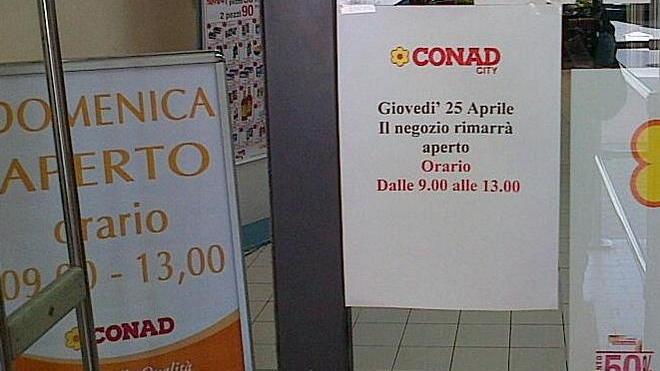 Spesa last-minute: c’è anche chi resta aperto tutto il giorno