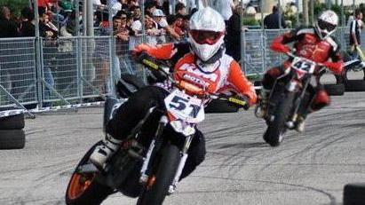 Appassionati di auto e moto radunatevi a Pontedera