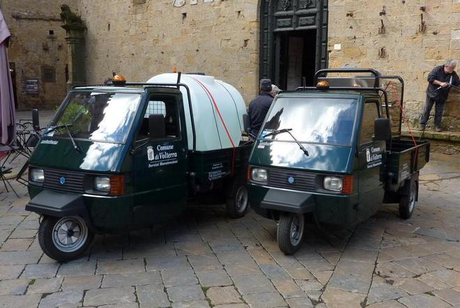 Arriva la macchina per pulire i vicoli