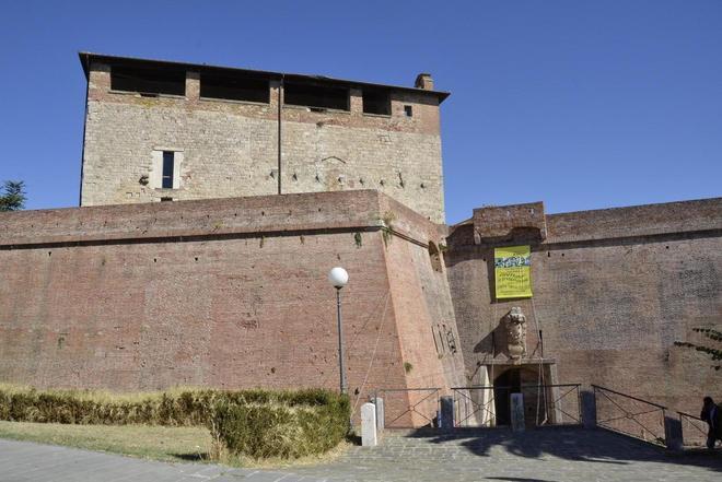 Corone, cortei, orazioni E poi tutti al Cassero