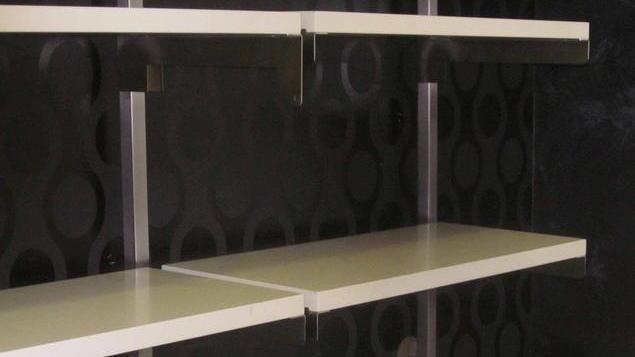 Rubano abbigliamento per 30mila euro
