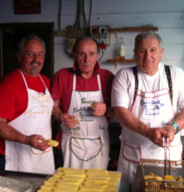 La cena dell’amicizia ne mette 80 a tavola