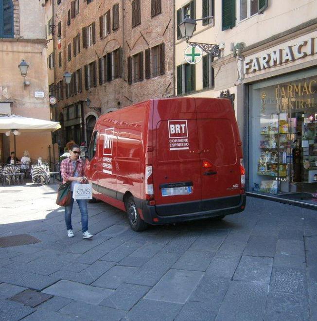 Arredo urbano, il sindaco vuole regole uniformi 