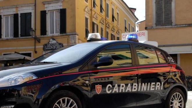 Blitz nella casa di piacere I clienti tentano la fuga