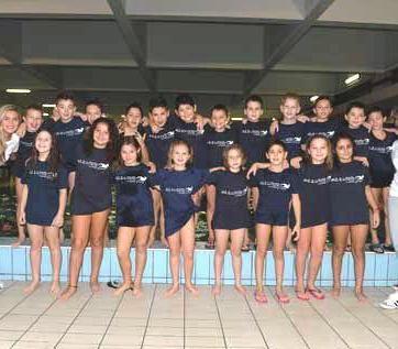Nuoto, pioggia di medaglie e podio per l’Azzurra Prato 
