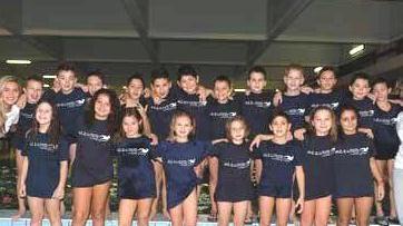 Nuoto, pioggia di medaglie e podio per l’Azzurra Prato