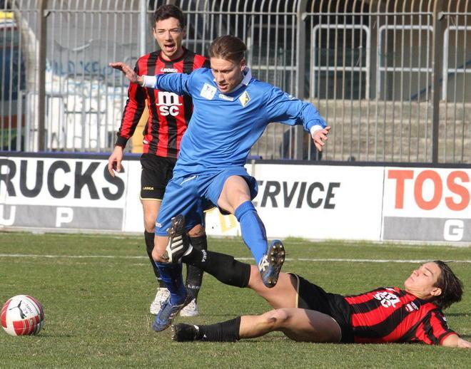 Biancazzurri senza stress per il derby 