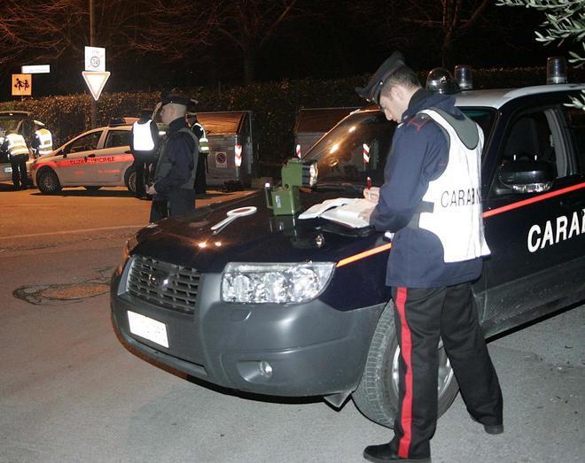 Carabinieri aggrediti dopo una rissa in viale Verdi 