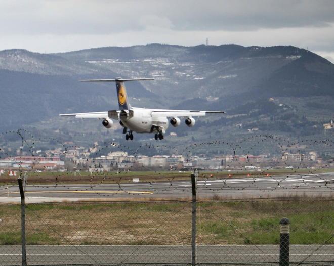 Aeroporto di Peretola: mille firme contro la pista parallela 