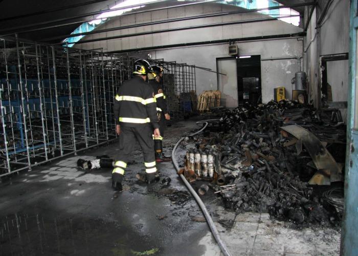 Rogo devasta per la seconda volta in un anno la Filtek a Montemurlo 
